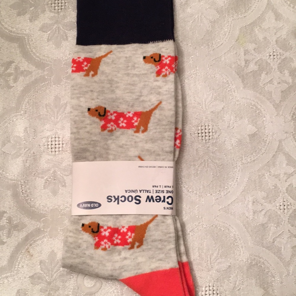 Men’s old Navy dachshund crew socks